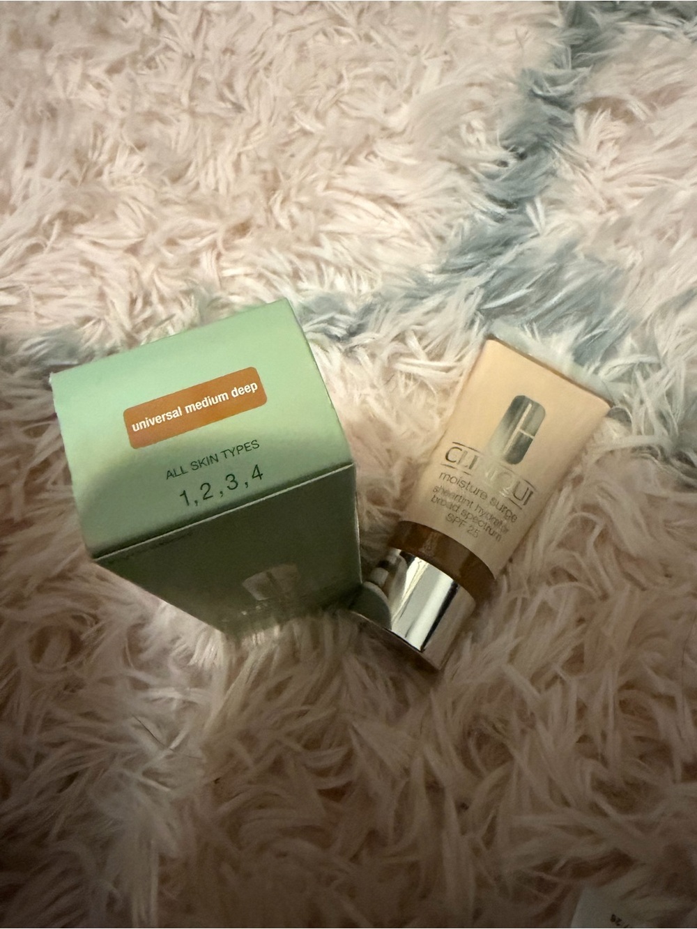 Clinique Moisture Surge Tinted Cream - Nude Beige